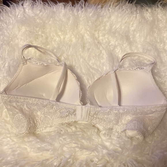 Victoria Secret bra 36D, in excellent used condition - Picture 3 of 5